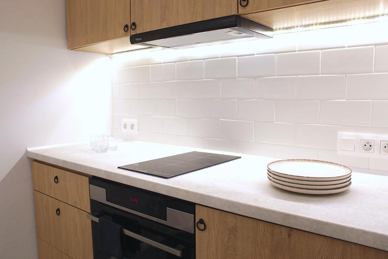 Kana - Stylish Apartment In Krakow Pomorska - Close, Wifi, Smart Tv Cracóvia Exterior foto